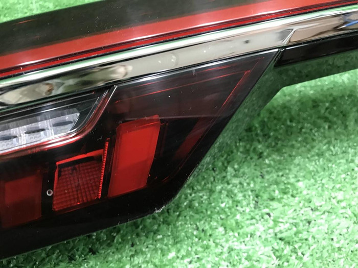 Фонарь крышки багажника Geely Monjaro (2021-н.в.)