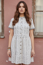 Платье из теплого хлопка с кружевом