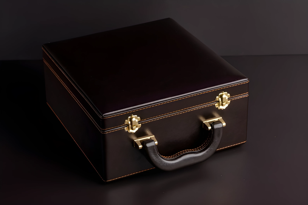 Набор бокалов для вина «Виноград» 2 шт. в подарочном футляре