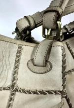 Женская сумка из натуральной винтажной кожи цвета ivory