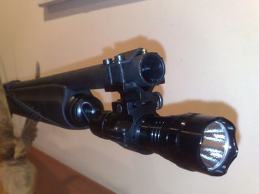 Крепление для подствольного фонаря