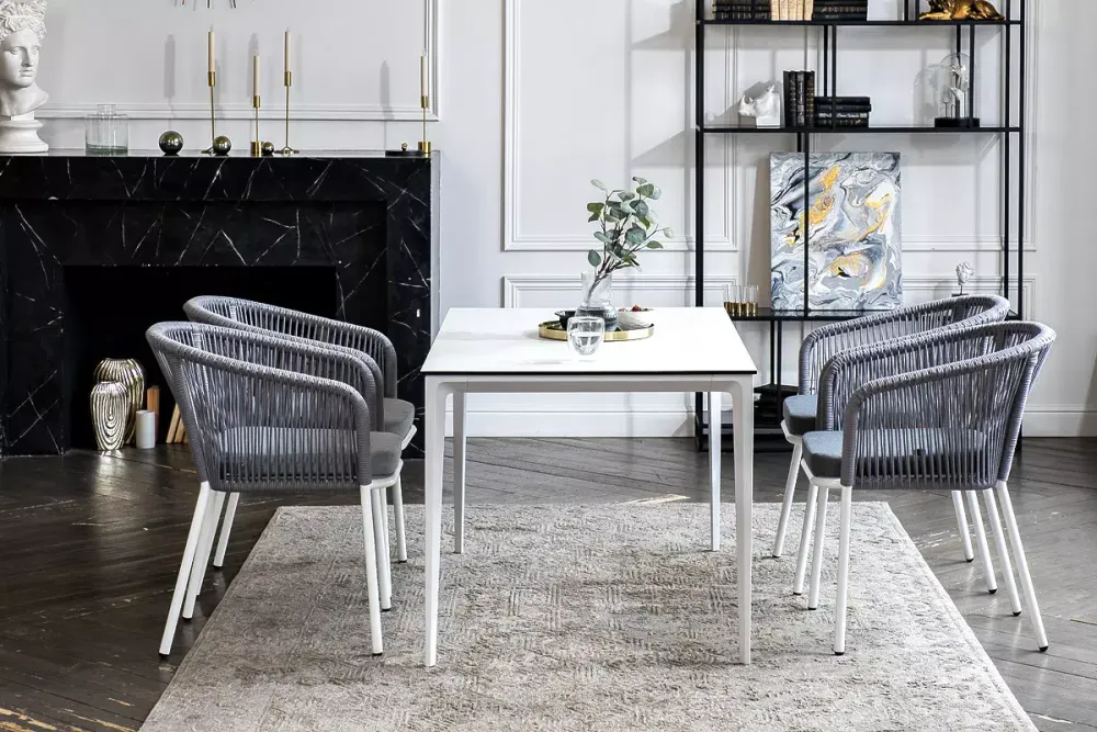 "Малага" обеденная группа на 4 персоны со стульями "Марсель", каркас белый, роуп светло-серый