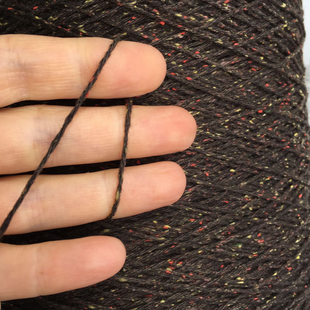 CARLOW - Tweed Seta; 60% шерсть, 20% буретный шёлк, 20% п/а; 300м/100гр; Твид; col. 8012, цвет: коричневый с цветными вкраплениями. Только мал. Бобинки 154гр