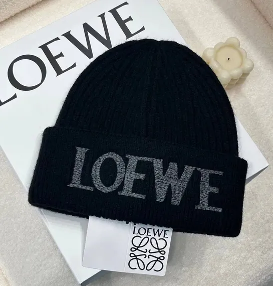 Шапочка бини LOEWE из шерсти