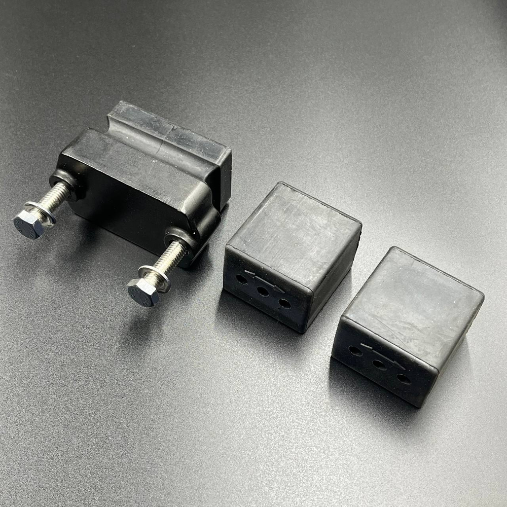 Подушки крепления в сборе Yamaha 20-30 (HINGAN)