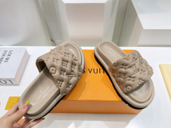 Louis Vuitton Pool Pillow Comfort Mule