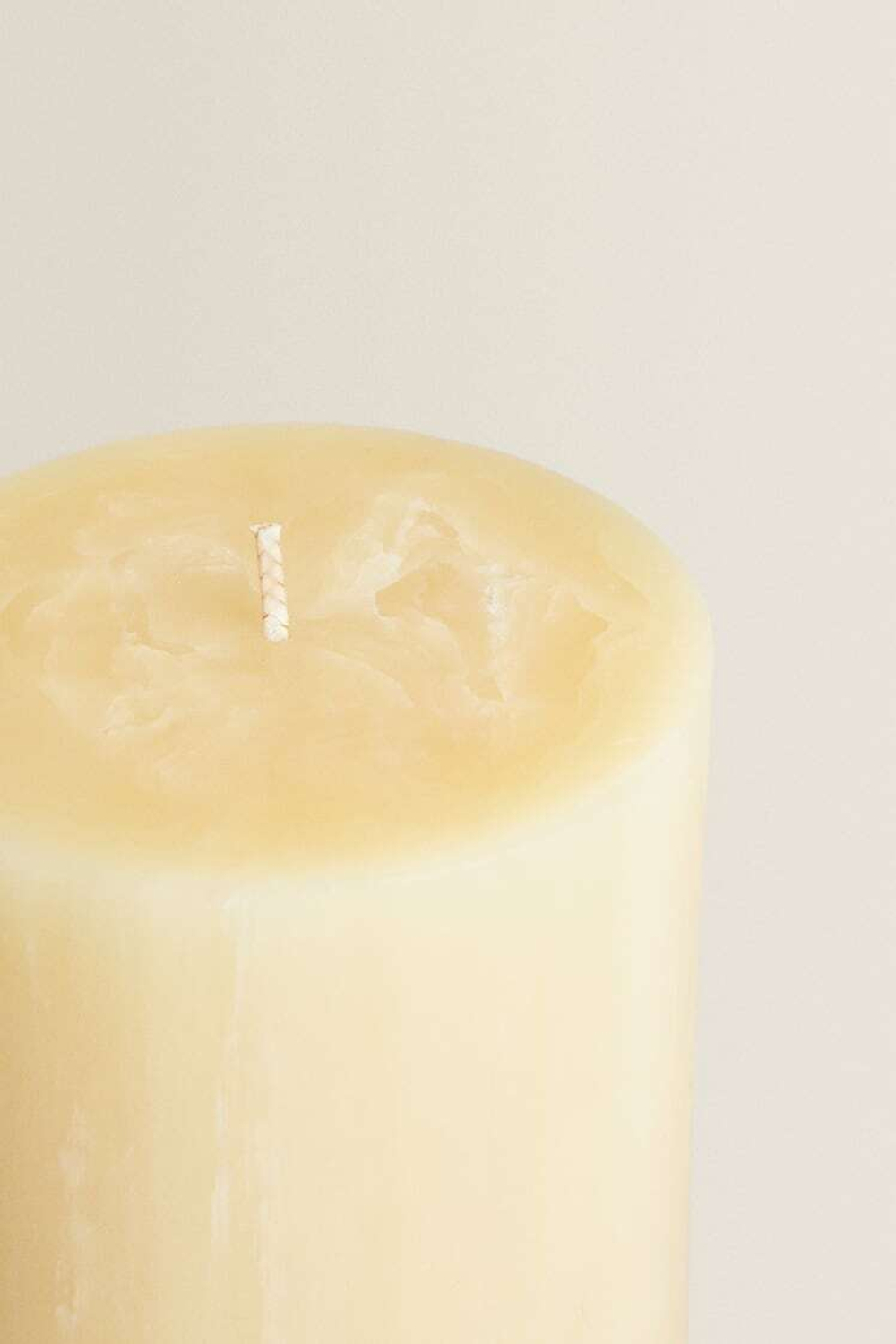 ZARA HOME ДЛИННАЯ ЦИЛИНДРИЧЕСКАЯ СВЕЧА, СЛИВОЧНОЕ МАСЛО