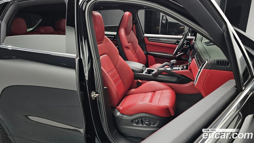 Porsche Cayenne (PO536) 3.0 Platinum Editions (11.2022)