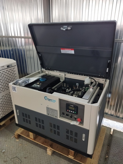 Бензиновый генератор 15 кВт (1  фаза, 220В, с водяным охлаждением)