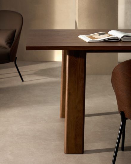 Arlen Раздвижной стол из массива дуба и шпона с отделкой ореха 200(250) 95 см Испания 