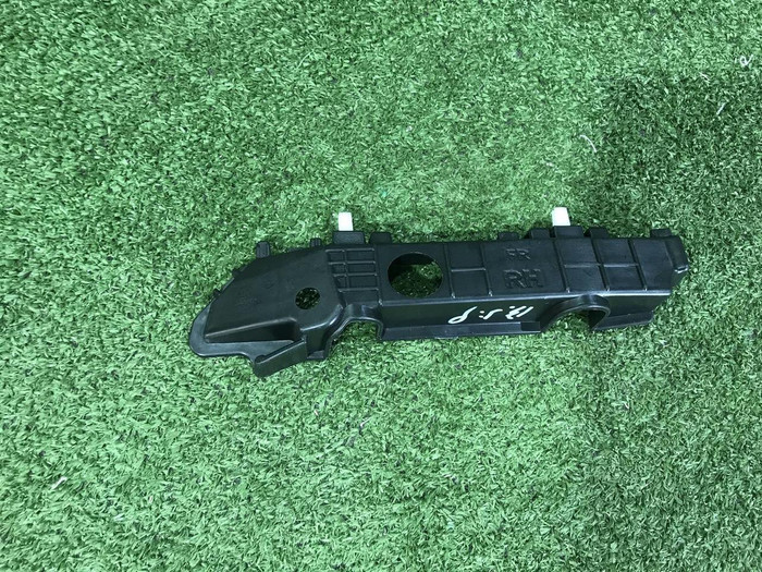 Кронштейн переднего бампера правый Kia Rio 4 FB (2017-2020) седан