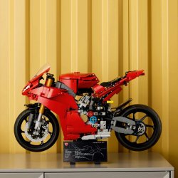 LEGO Technic/ Мотоцикл Ducati Panigale V4 S/ 42202