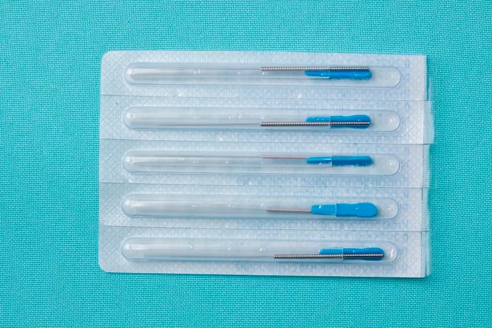 Иглы акупунктурные с направителем 0,2х25 мм Мед-Кит 100 шт