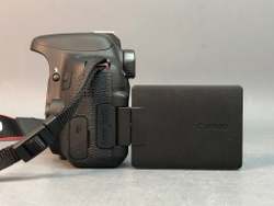 Canon 750D Kit 18-55mm IS STM 3500 кадров