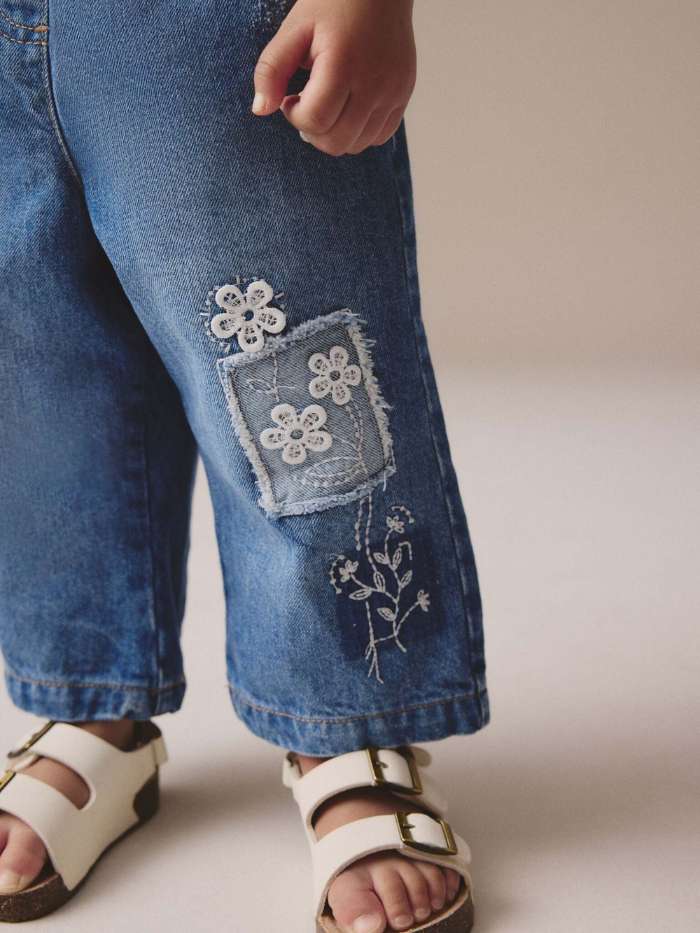 Джинсы с вышивкой широкие для девочки Next E54-859, Синий