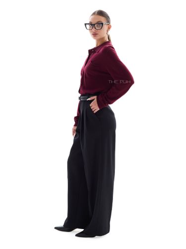 Трикотажная бордовая рубашка с накладным карманом