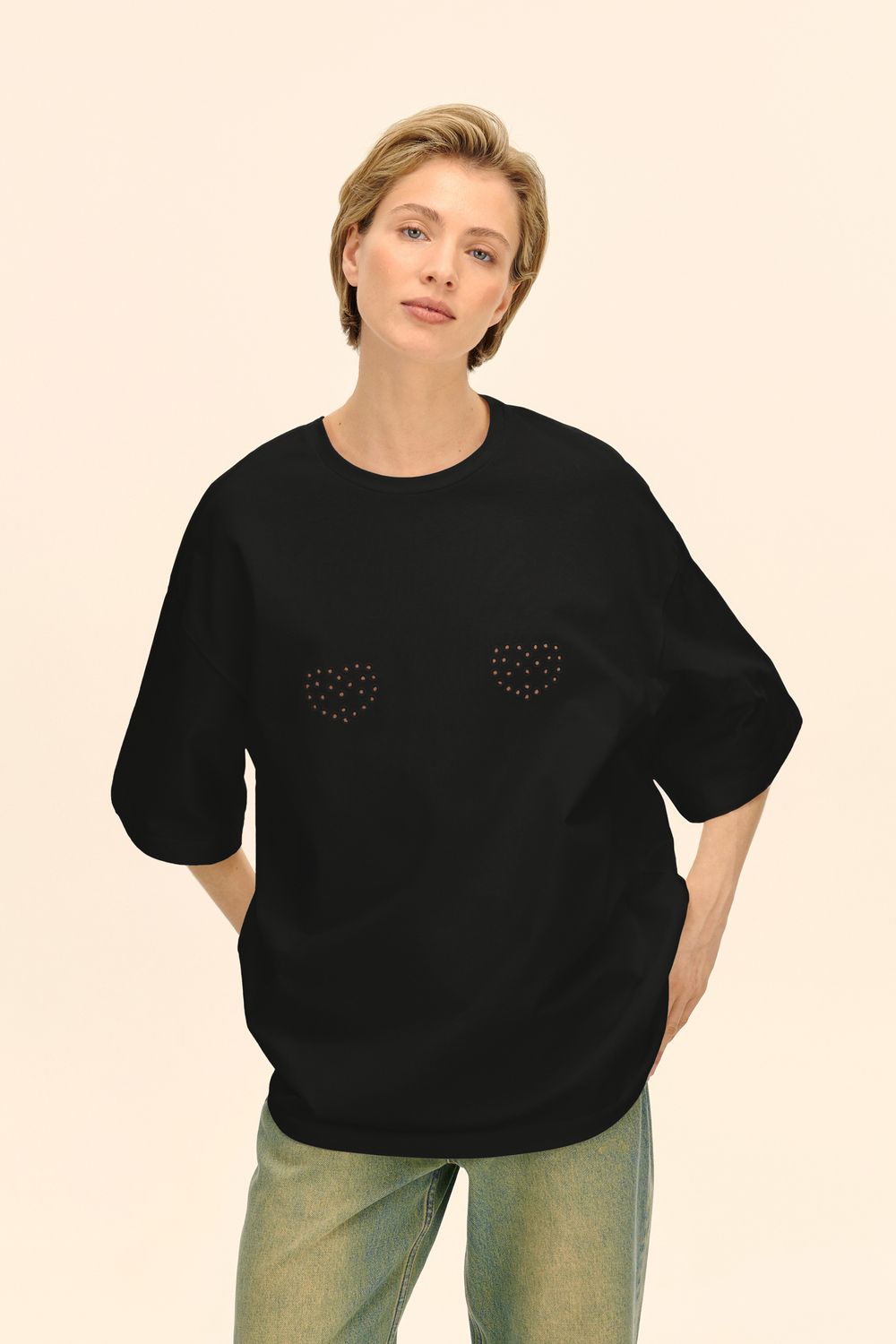 Футболка объемная (Breaking hearts), черная