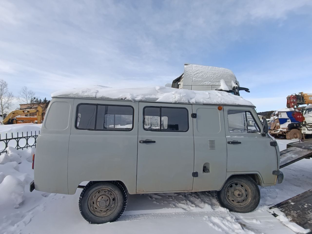UAZ 3741* Грузопассажирский 374195-05 (без ABS, Бензиновый, 2,7 л, 112 л.с.)