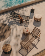 Шезлонг Dandara со стальной конструкцией, бежевым шнуром и ножками из 100% массива акации