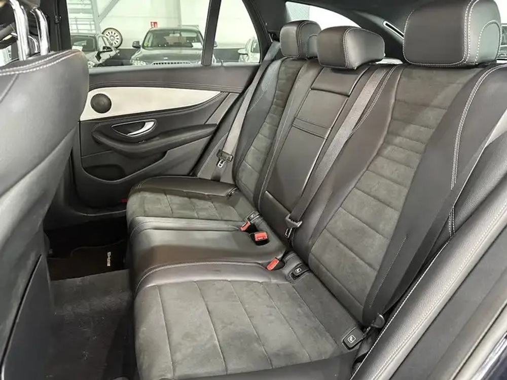 Mercedes-Benz E 230