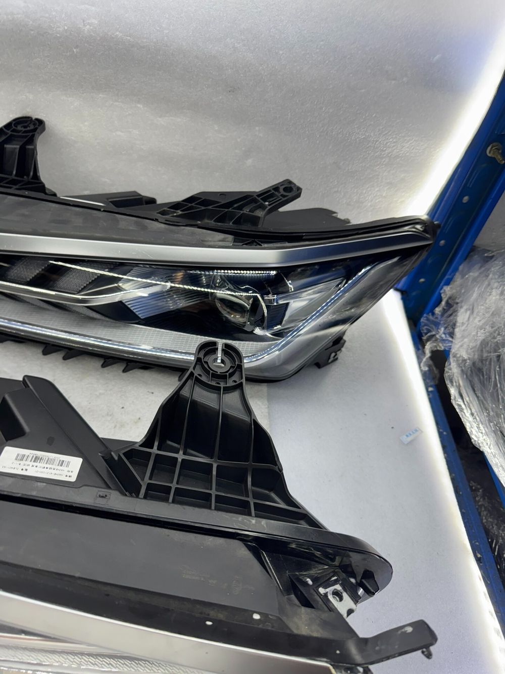 BYD Qin Plus LED передняя фара (оригинал,)