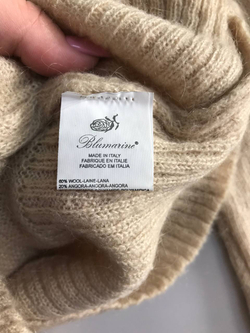 Джемпер Blumarine красивый шерстяной, визуально на 42 размер