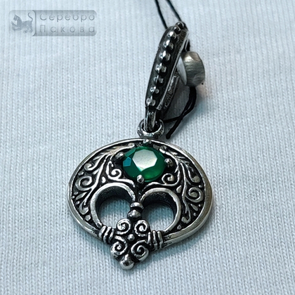 Подвеска "Лунница" с вписанным крестом и зелёным агатом