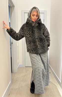 Шуба леопард с поясом / серый