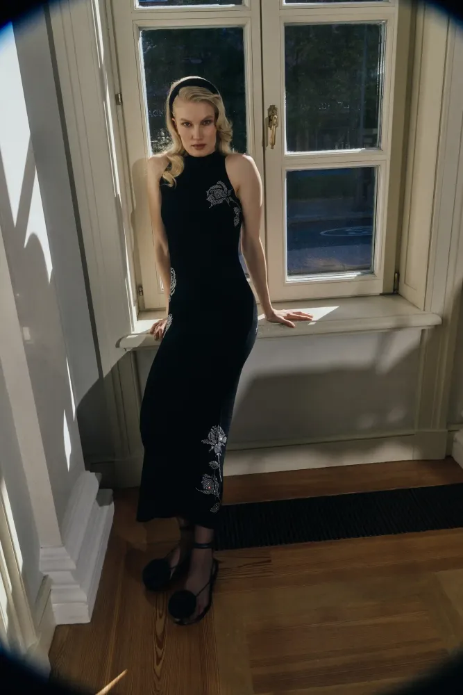 Viva midi, платье миди из черного хлопка со стразами