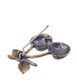 AM-3849 Брошь «Ягодки Вишни» (латунь, янтарь)