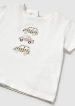 футболка с шортами и панамкой