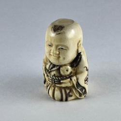 Статуэтка нэцкэ Ребенок Карако в японском кимоно