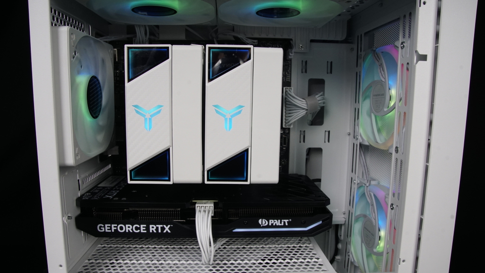 Ryzen 5 9600X + RX 9070 16Gb