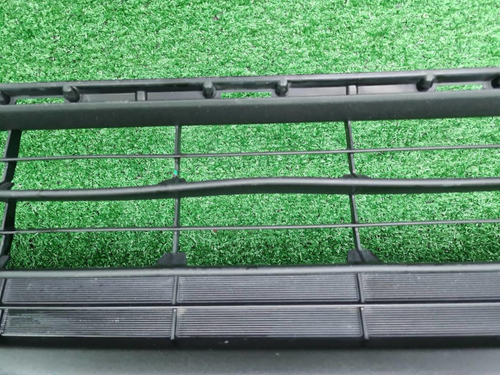 Решетка переднего бампера Toyota RAV 4 ca40 15-19