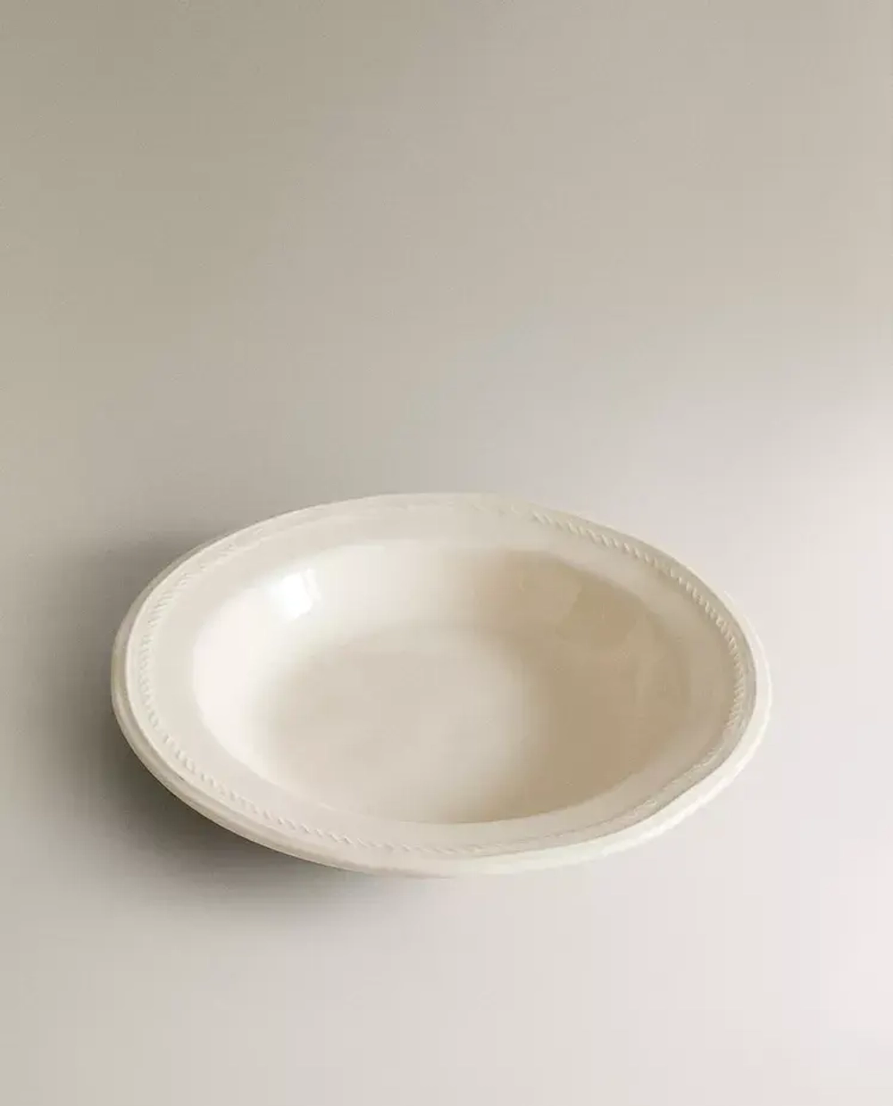 ZARA HOME ТАРЕЛКА ИЗ ФАЯНСА С РЕЛЬЕФНЫМ УЗОРОМ «ЦЕПОЧКА», БЕЛЫЙ