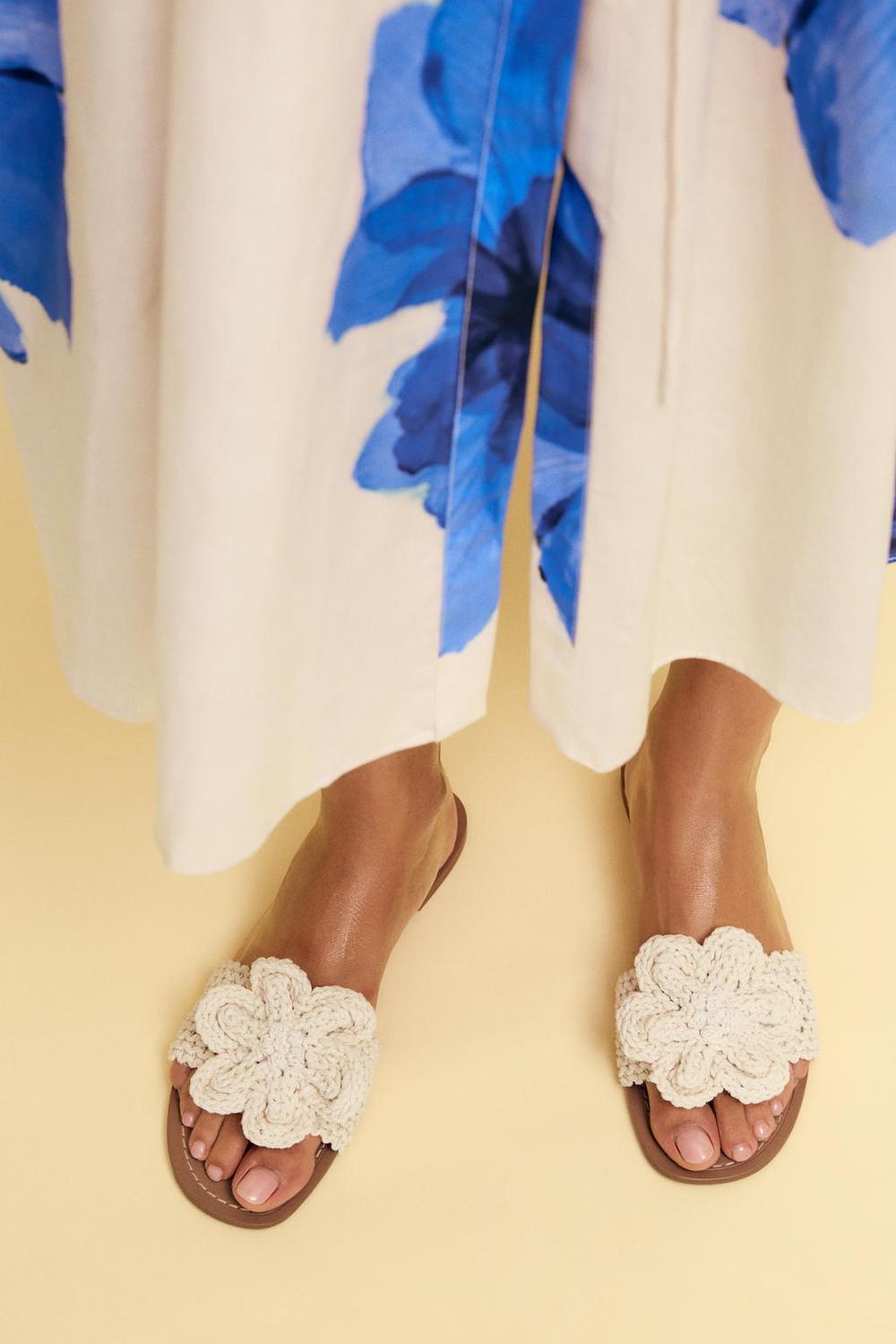 ZARA САНДАЛИИ ИЗ КРУЖЕВА КРОШЕ С БАНТОМ, ЭКРЮ