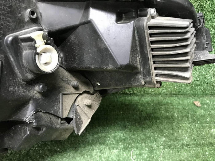 Битая Фара правая Changan Lamore (2023-н.в.) LED