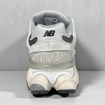 New Balance 9060 • Gray