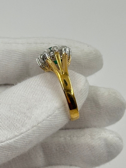 Кольцо с зелёным кристаллом