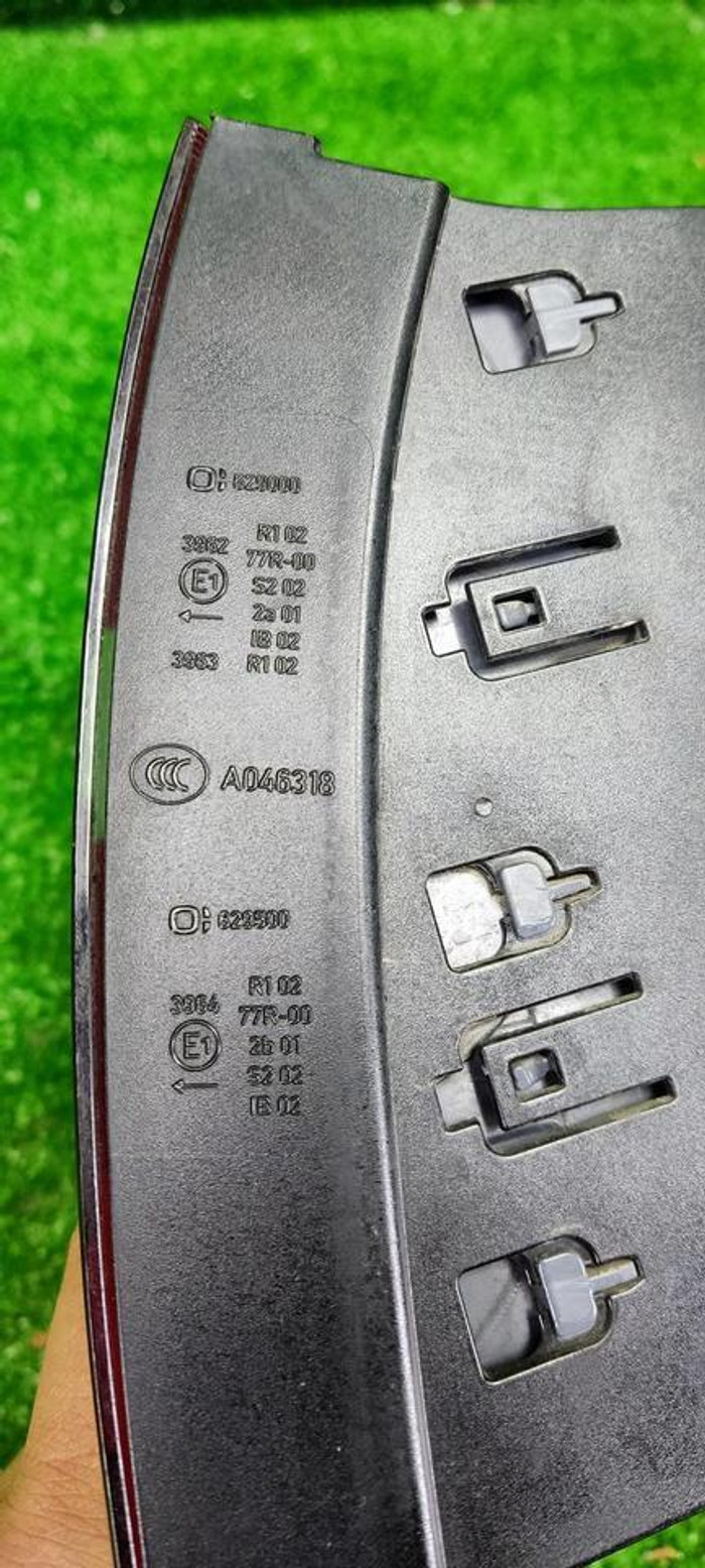 Фонарь левый внешний Mercedes GLC X253 (2015-2019)