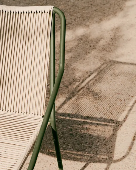 Уличный стул Zivia из веревки цвета экрю и оцинкованной стали зеленого цвета