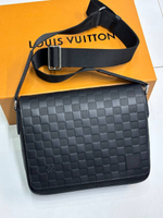 Сумка-мессенджер Louis Vuitton