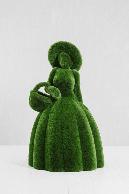 Топиари Дама с корзиной