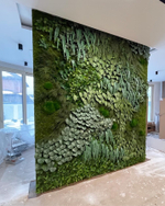 21.02. Вертикальное озеленение искусственными и стабилизированными растениями и мхом.