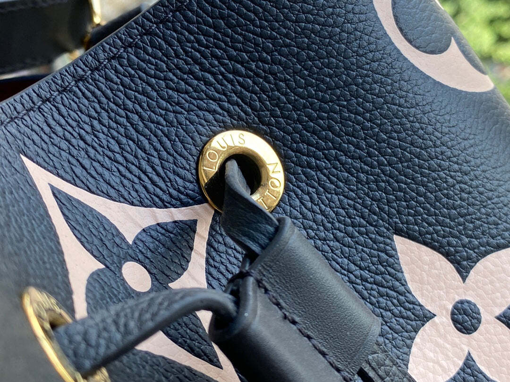 Louis Vuitton NeoNoe MM