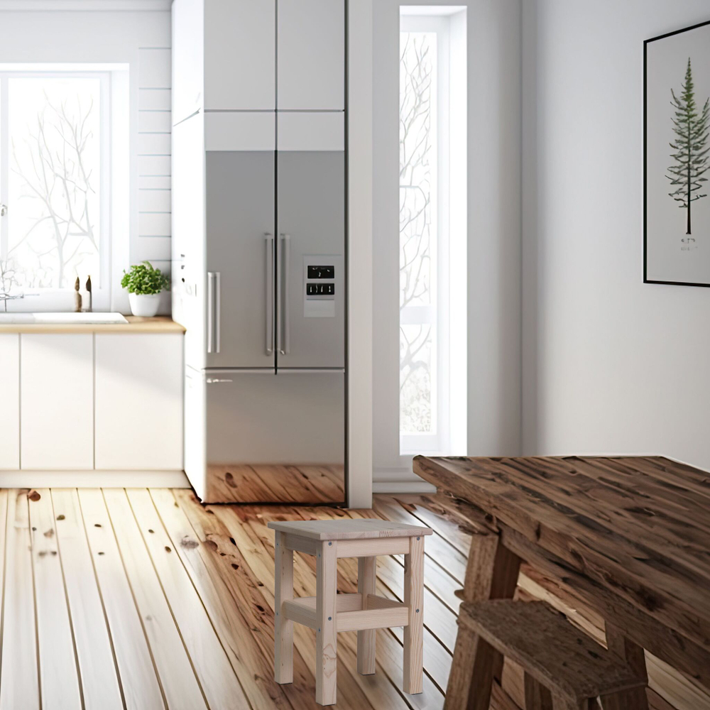 Табурет деревянный Одвар для кухни из натуральной сосны, в лаке