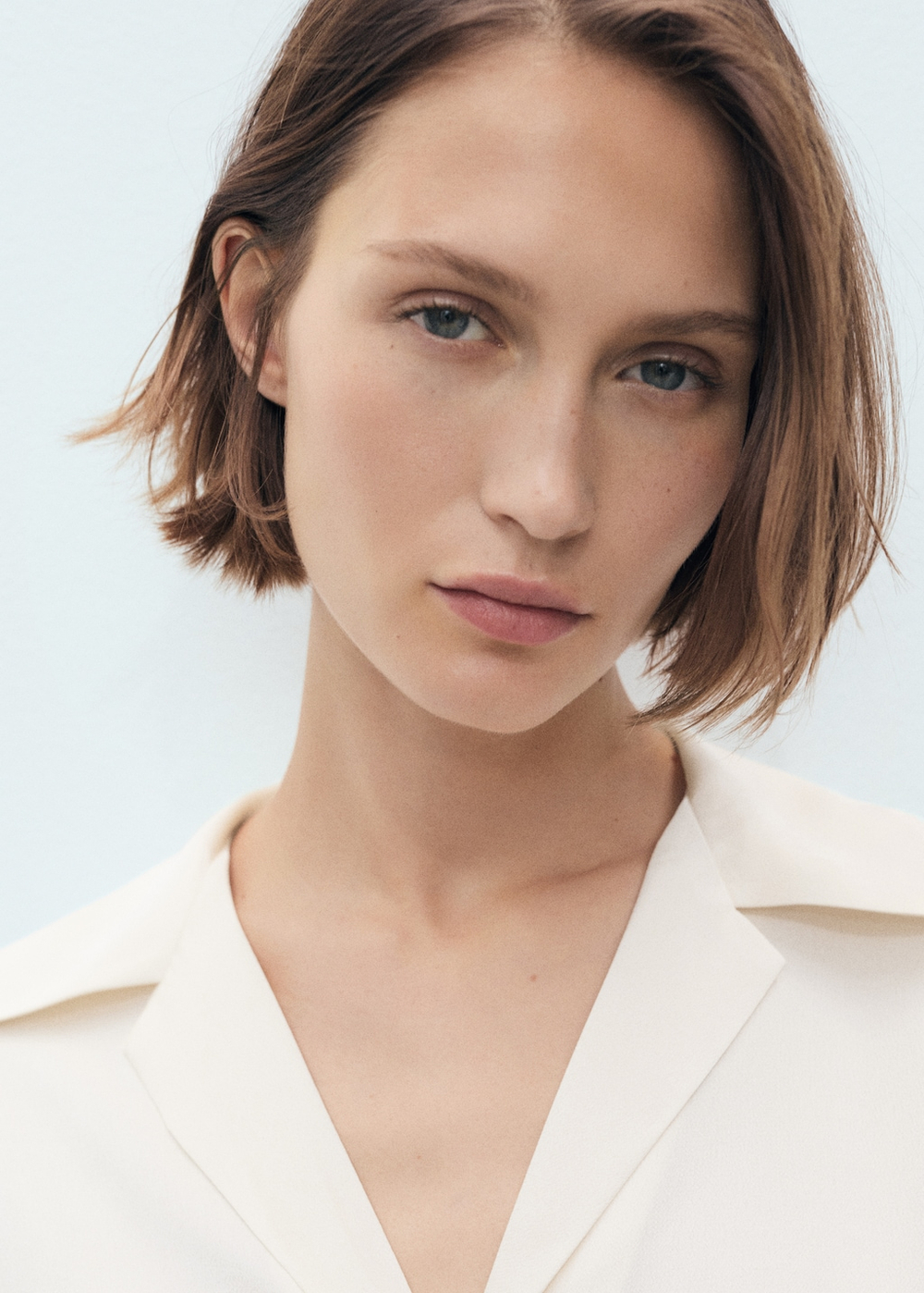 Атласная рубашка с коротким рукавом