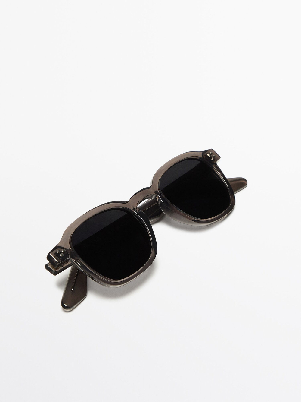 Massimo Dutti Солнцезащитные очки в каучуковой оправе, серый