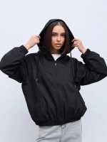 Ветровка с капюшоном