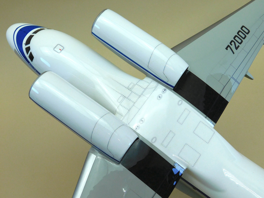 Модель самолета Ан-72 (М1:72, Аэрофлот СССР-72000)